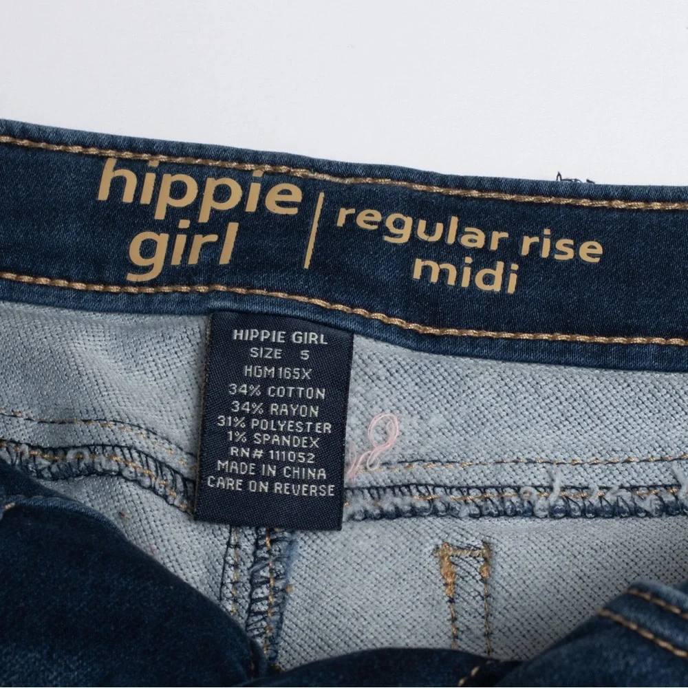 Hippie girl regular rise midi jean shorts